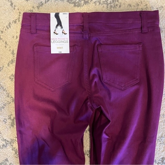 NWT MIXIT Damson Burgundy Back Pockets Denim Leggings Size Small - Picture 3 of 6